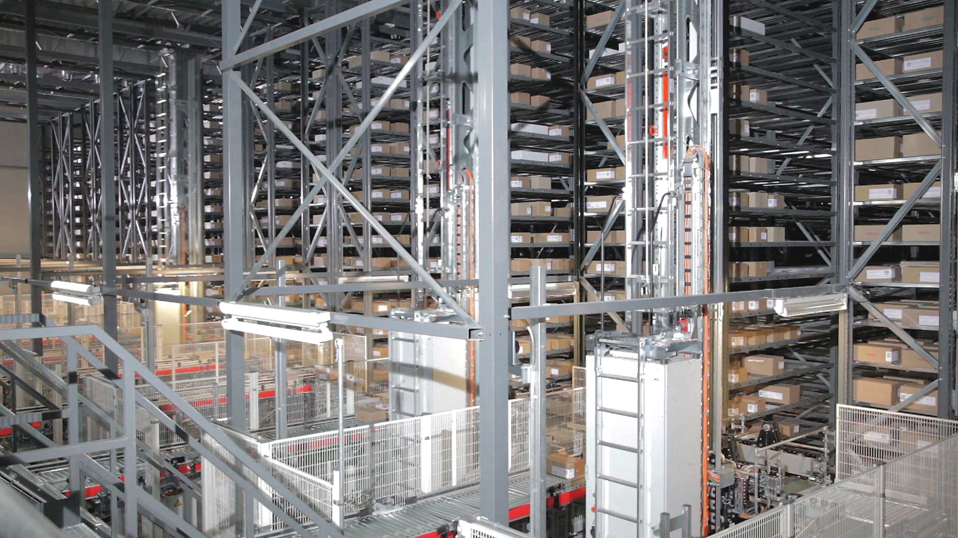 18 Swisslog stacker cranes inside the apetito frozen food warehouse
