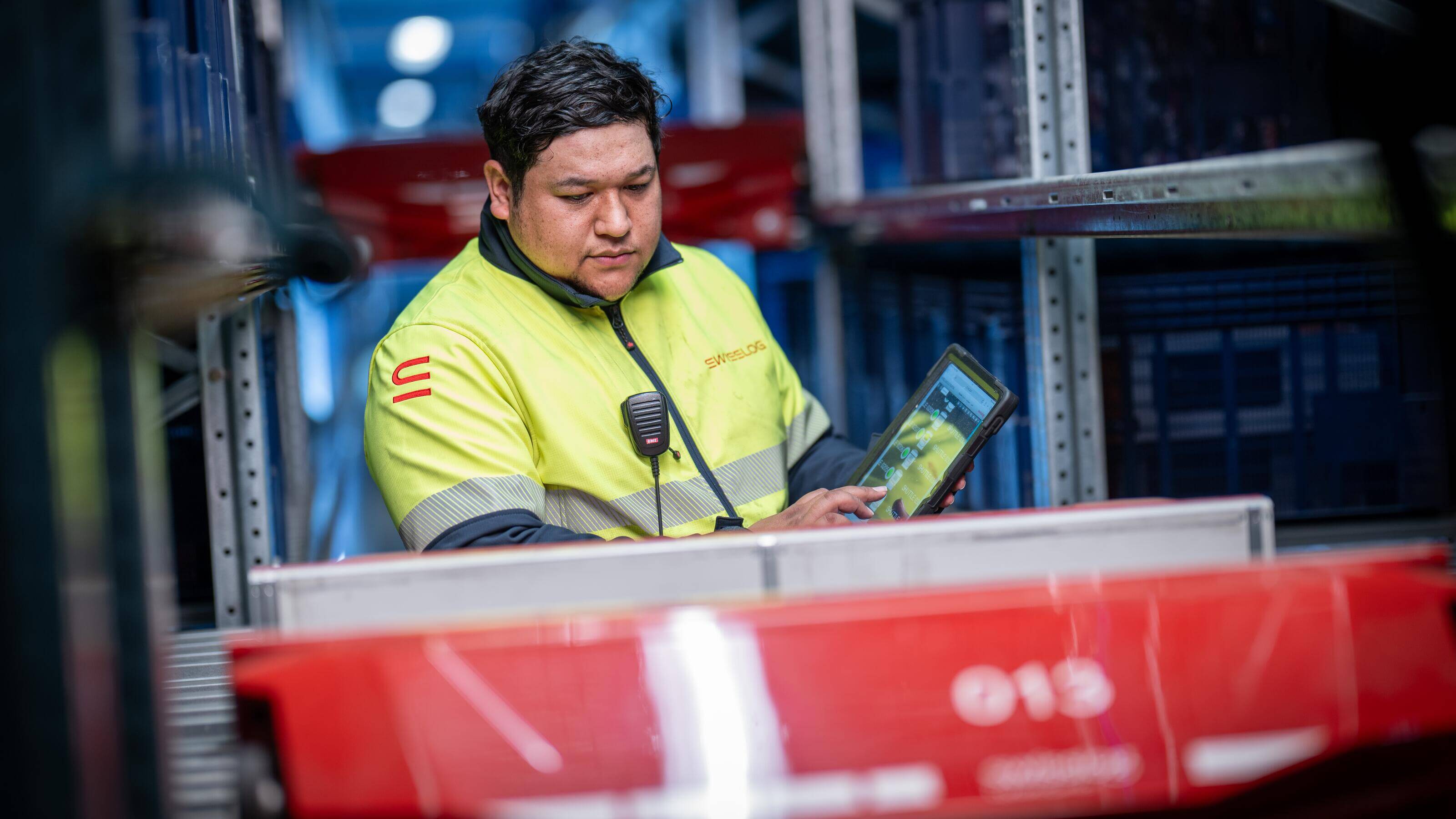 How Warehouse Automation Is Evolving In 2024 In Australia And New   Web Image Swisslog Reference Jaycar Cyclonecarrier Vectura 